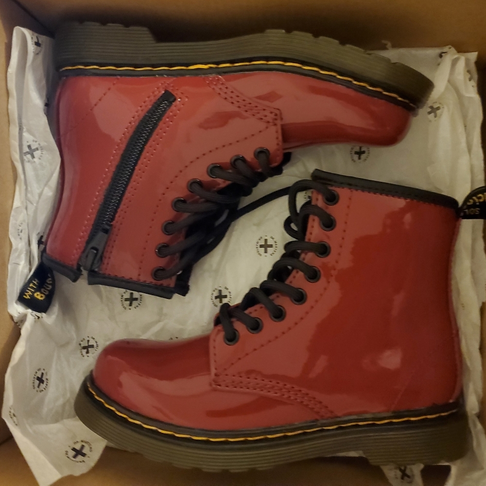 Dark Scooter Red Dr. Martens